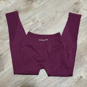 Alphalete Ozone Leggings - Grape color, Size M